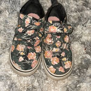 Unisex 4T, Size 9 Vans Sneakers! (Not big kid size) Fun Tropical Floral Pattern.
